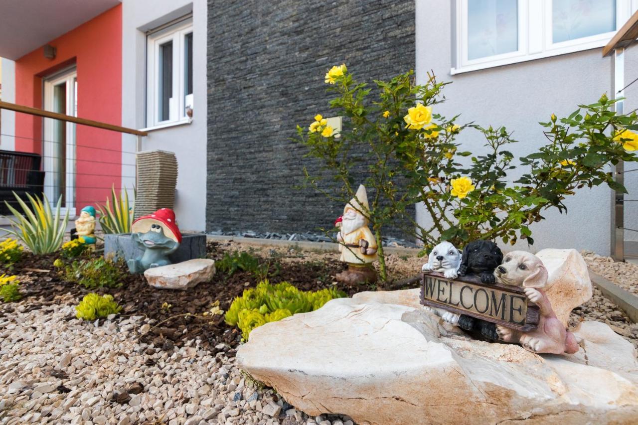 Apartments And Rooms With Parking Space Grebastica, Sibenik - 17831 المظهر الخارجي الصورة