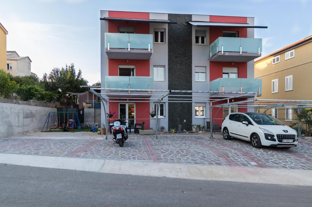 Apartments And Rooms With Parking Space Grebastica, Sibenik - 17831 المظهر الخارجي الصورة
