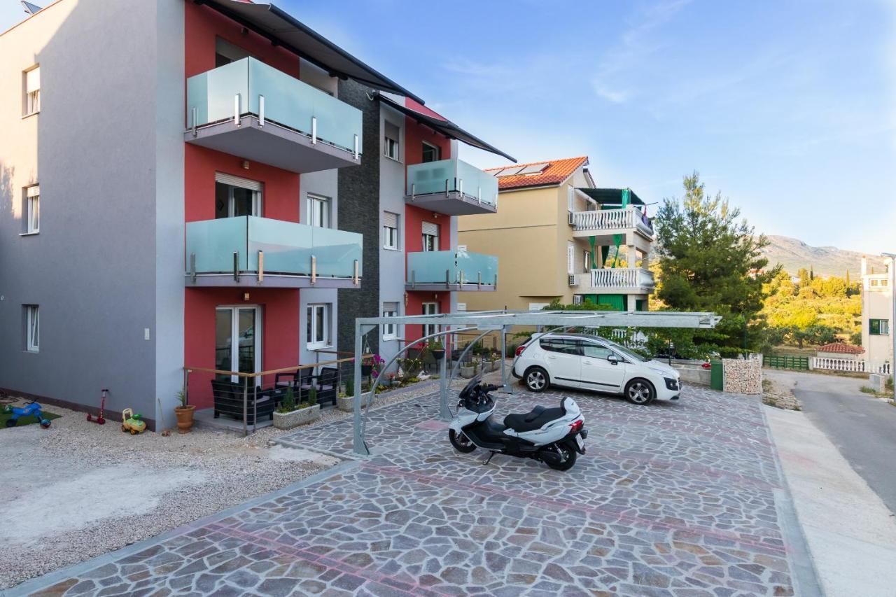 Apartments And Rooms With Parking Space Grebastica, Sibenik - 17831 المظهر الخارجي الصورة