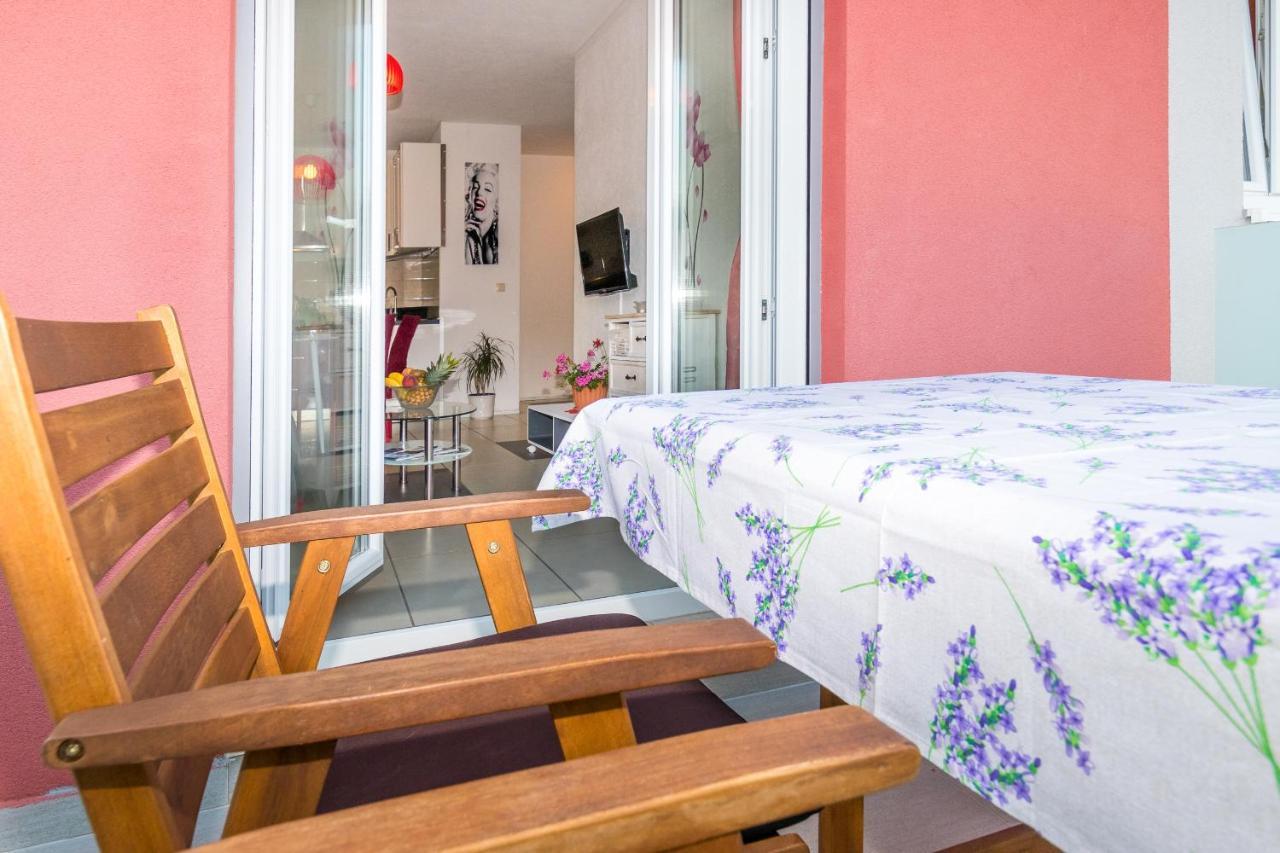 Apartments And Rooms With Parking Space Grebastica, Sibenik - 17831 المظهر الخارجي الصورة