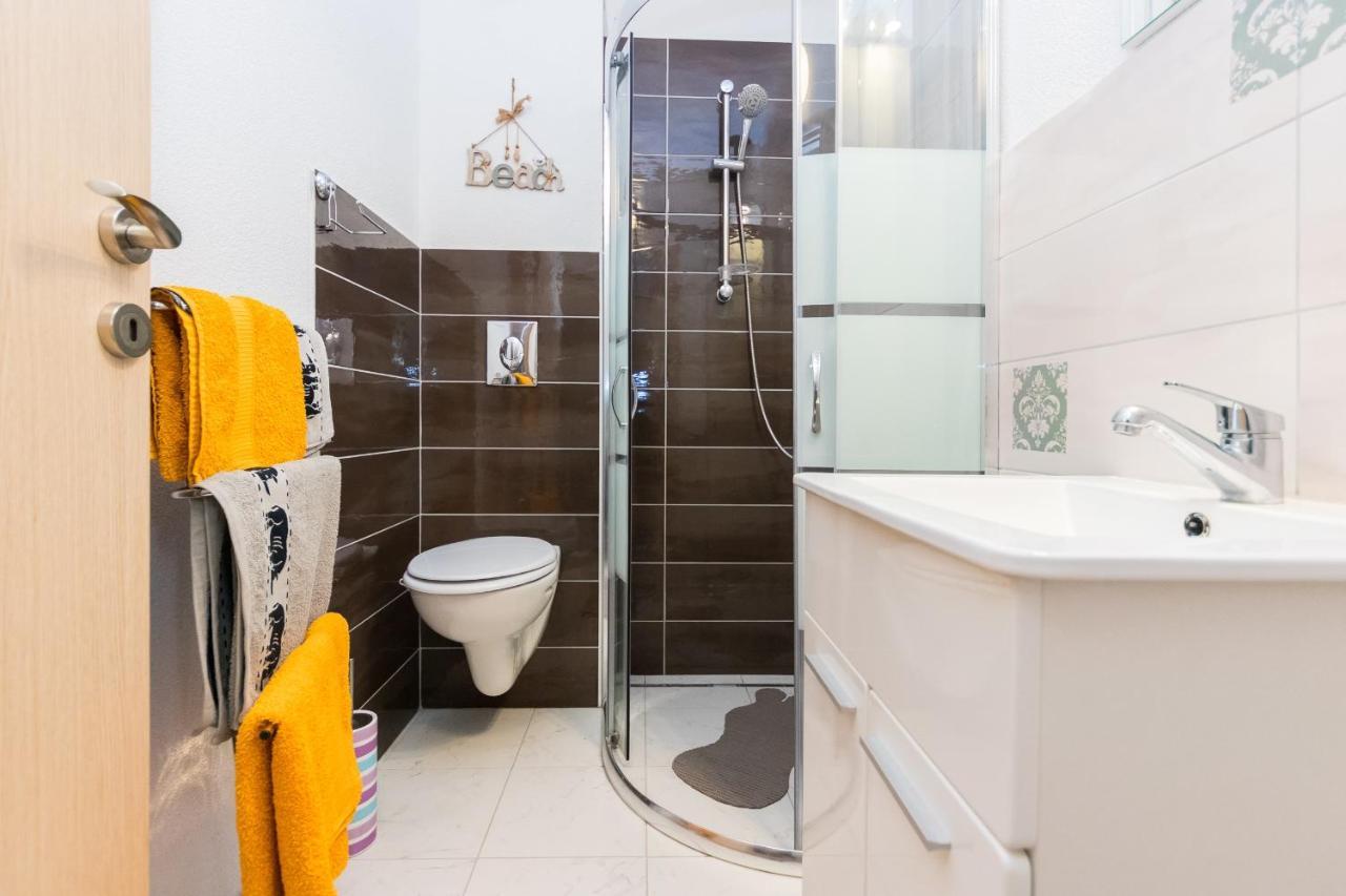 Apartments And Rooms With Parking Space Grebastica, Sibenik - 17831 المظهر الخارجي الصورة