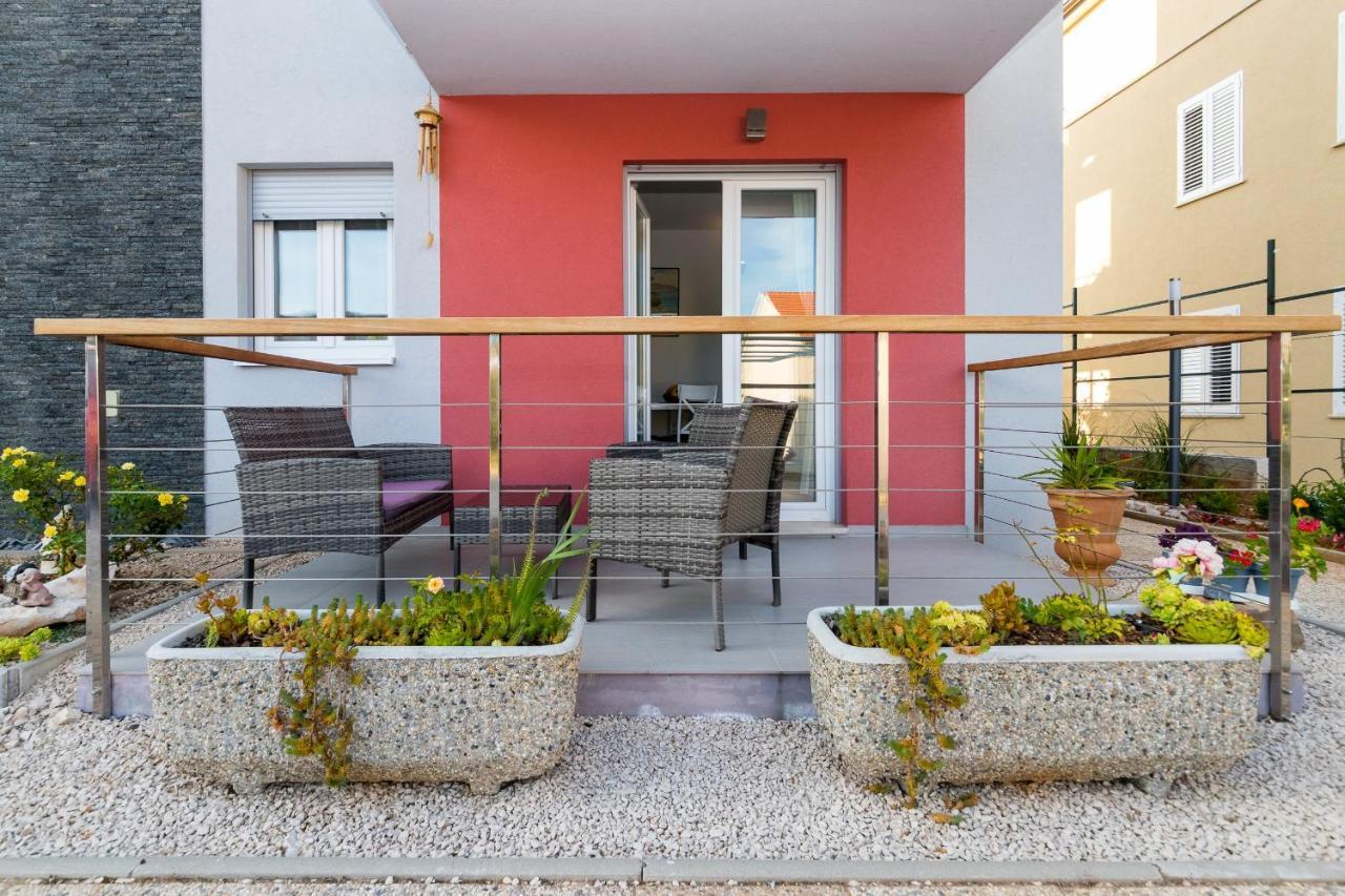 Apartments And Rooms With Parking Space Grebastica, Sibenik - 17831 المظهر الخارجي الصورة