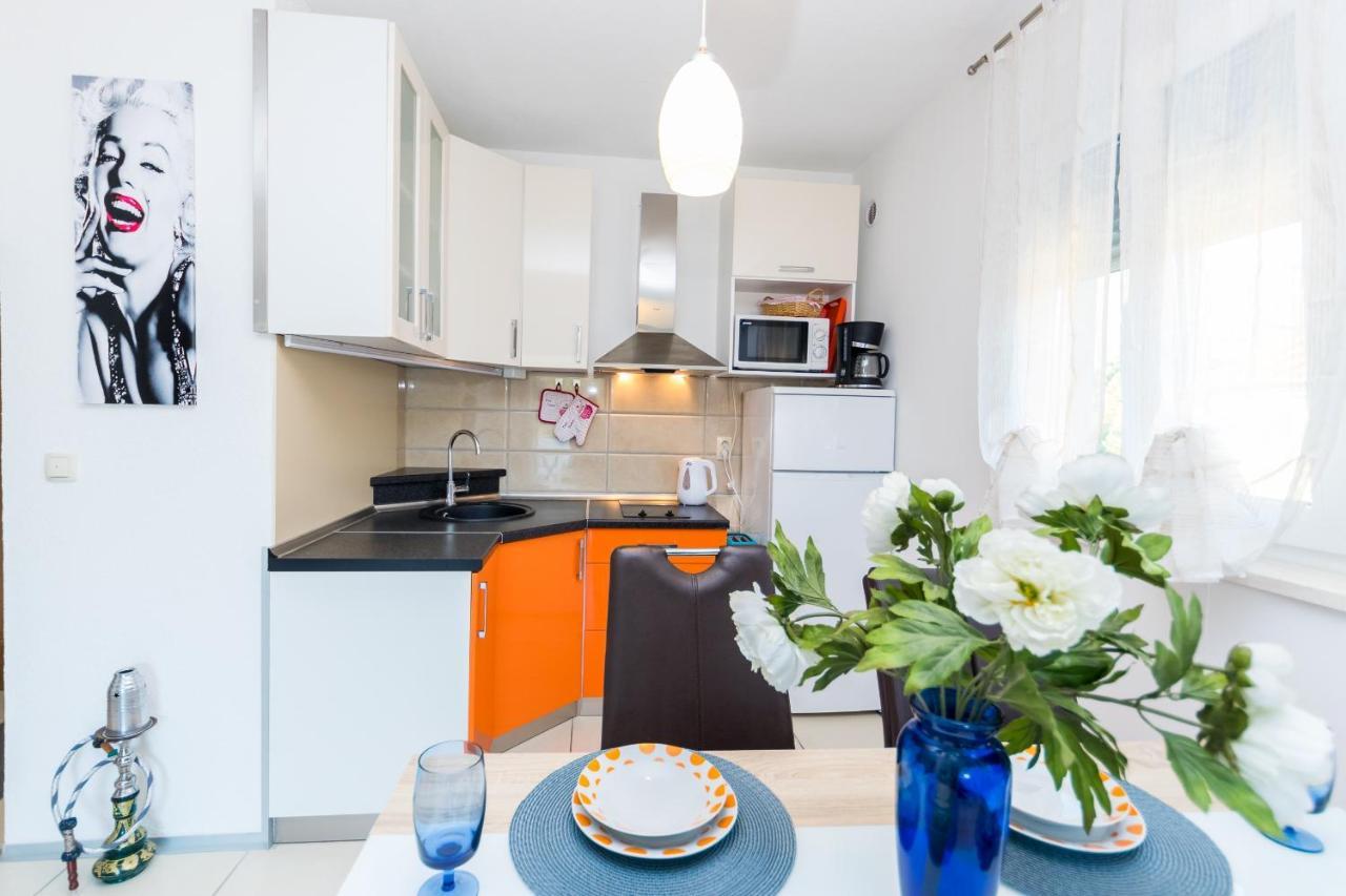 Apartments And Rooms With Parking Space Grebastica, Sibenik - 17831 المظهر الخارجي الصورة