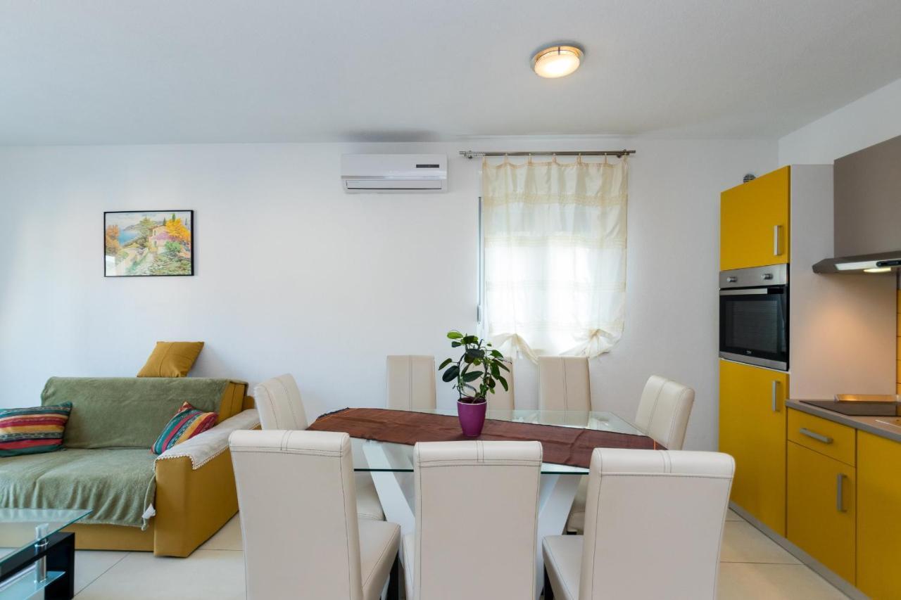 Apartments And Rooms With Parking Space Grebastica, Sibenik - 17831 المظهر الخارجي الصورة